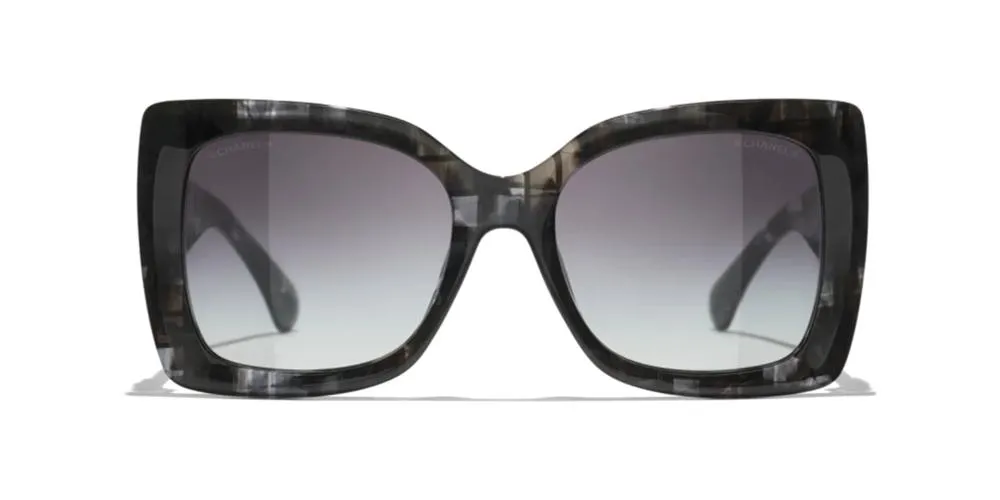 CH 5555 sold by Otticanet