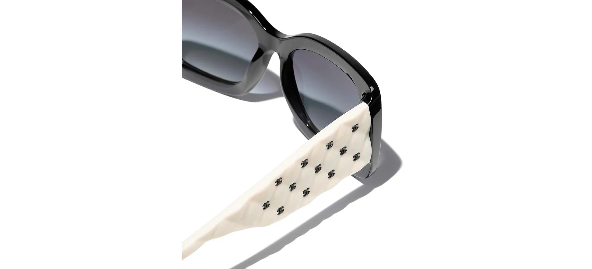 CH 5483 sold by Otticanet product image thumbnail 4