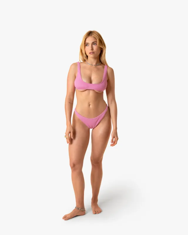 Look ecom_locallyhated_3 sold by Nude Project