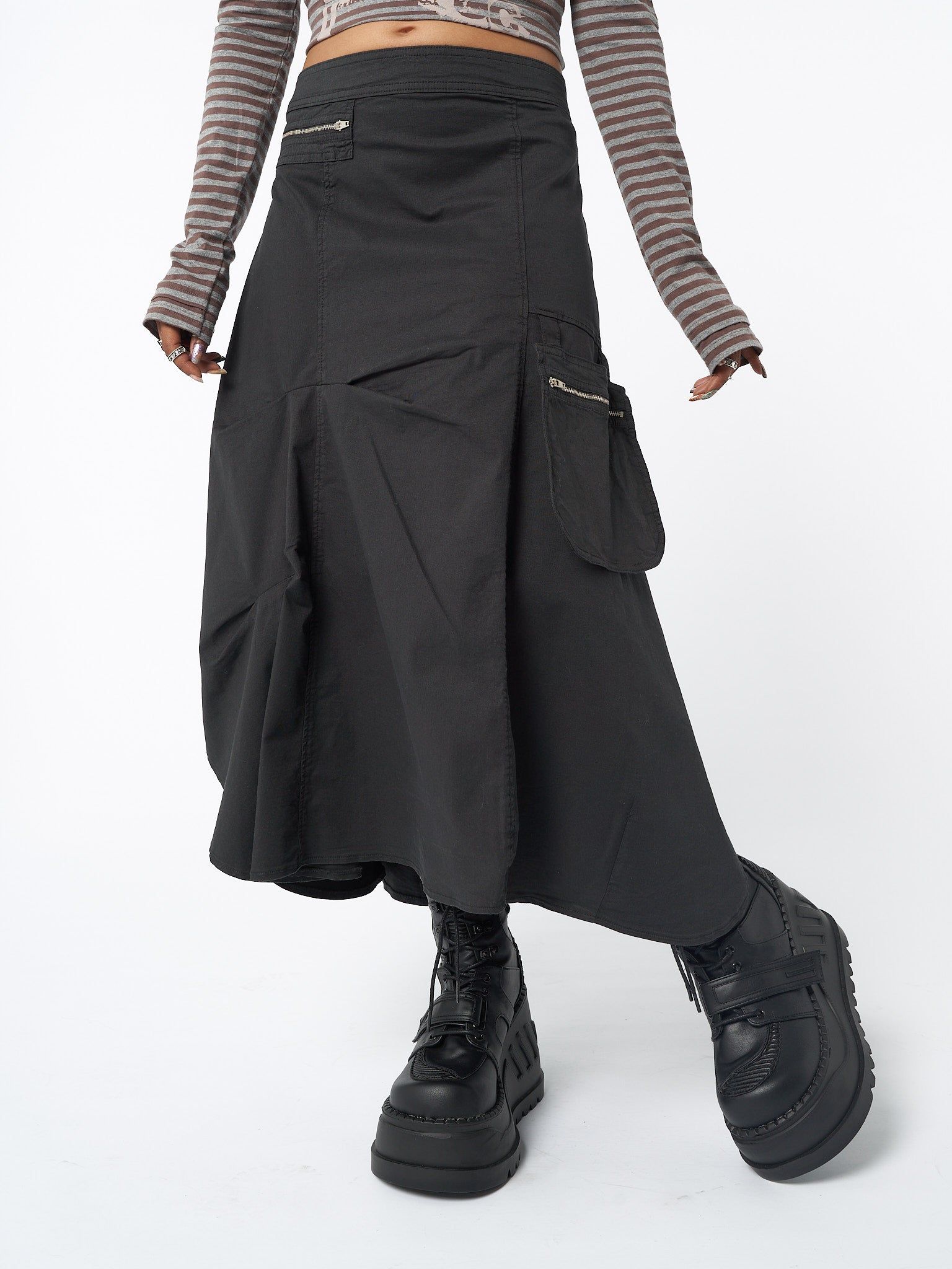 【関税&送料込】Weekend Black Nylon Tema Skirt dsc_0953.jpg