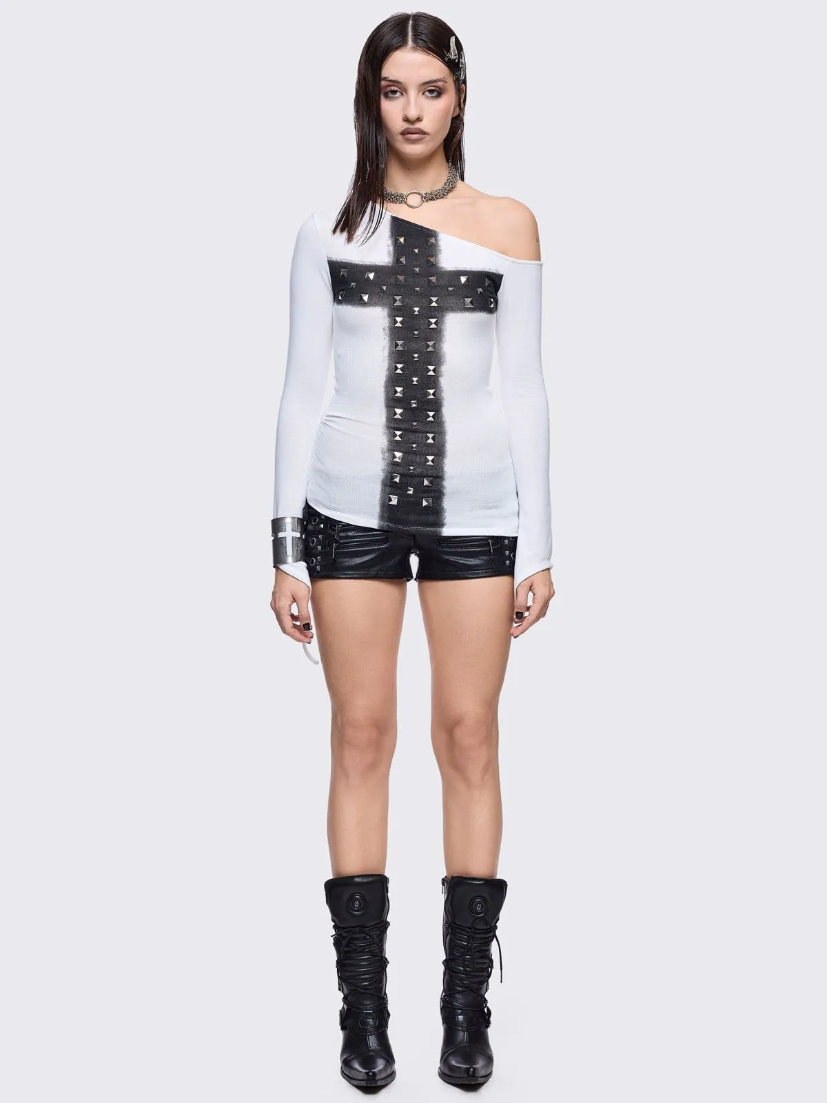 Savage Vegan Leather Hot Pants sold by Minga London product image thumbnail 3