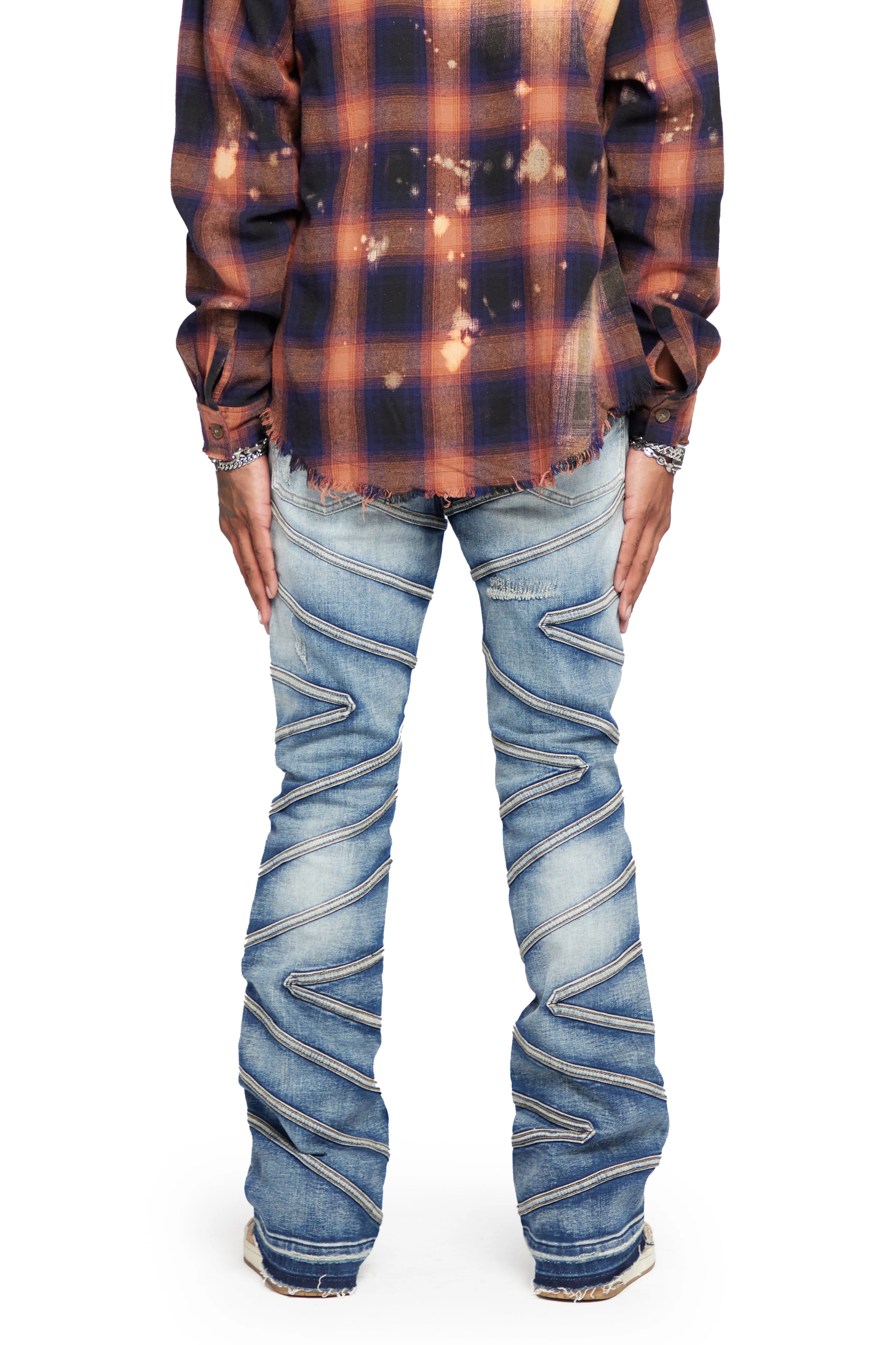 “CASSIUS” STACKED FLARE JEAN LIGHT WASH sold by valabasas product image thumbnail 4