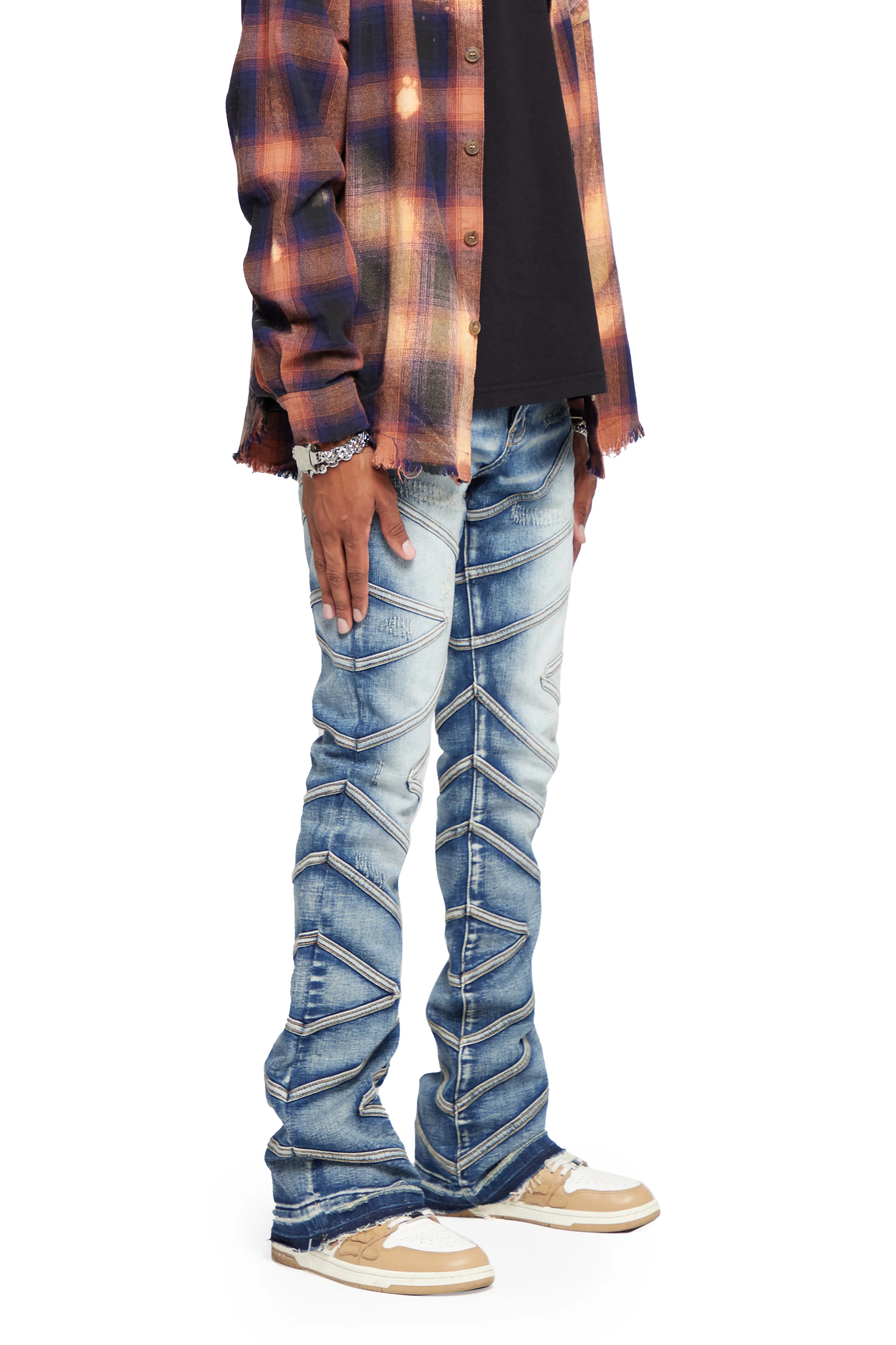 “CASSIUS” STACKED FLARE JEAN LIGHT WASH sold by valabasas product image thumbnail 3