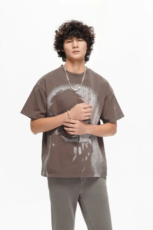 Resistance Brown Tee made by valabasas