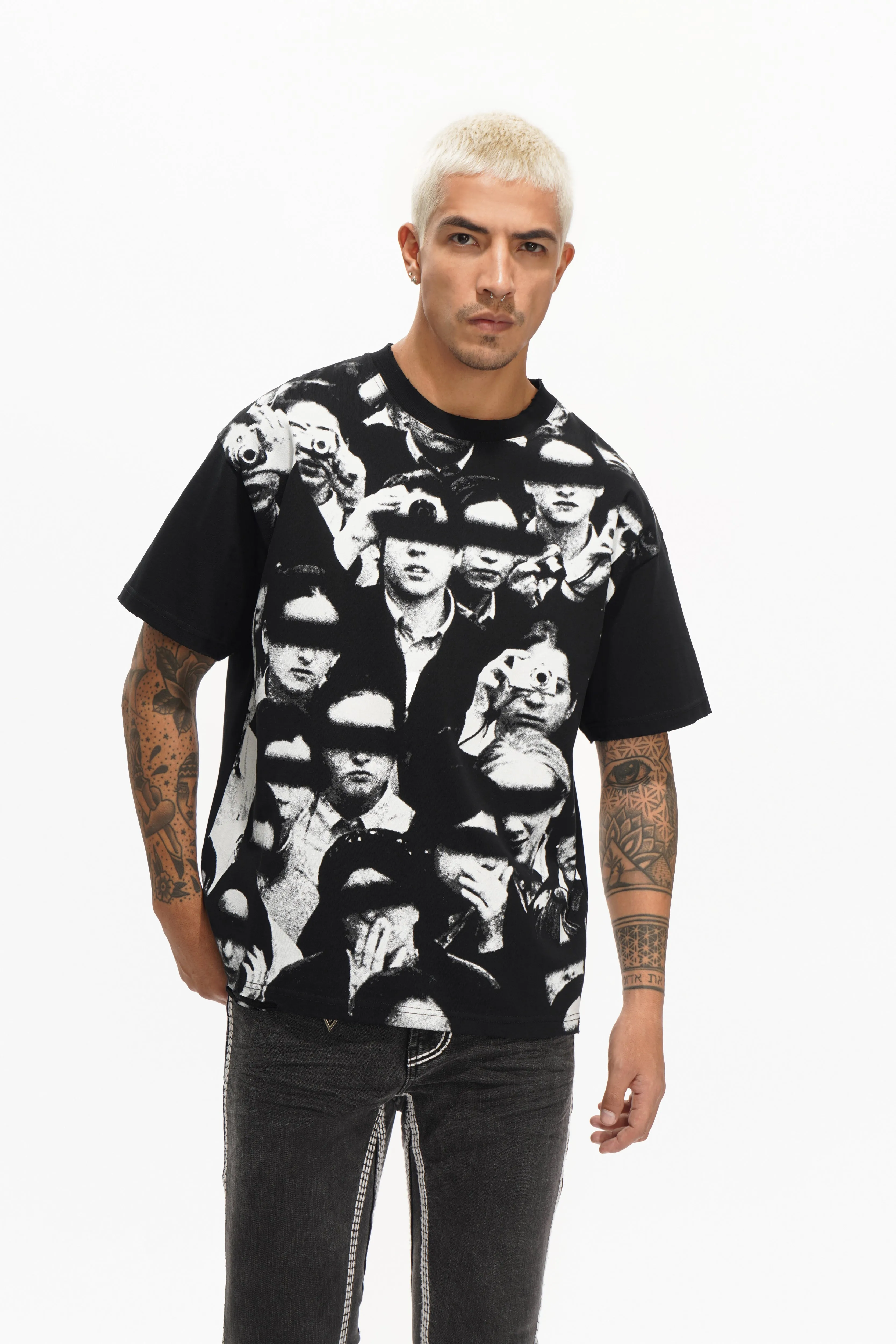 Cluster Tee Black sold by valabasas