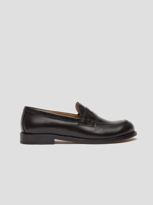 loafer 02 leather black sold by Grds
