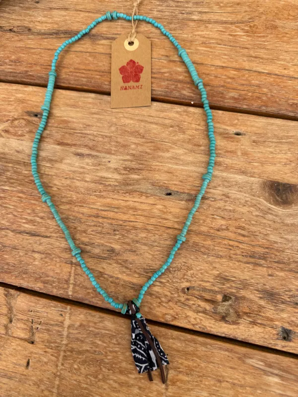 beads necklace turquoise made by Dr. Collectors