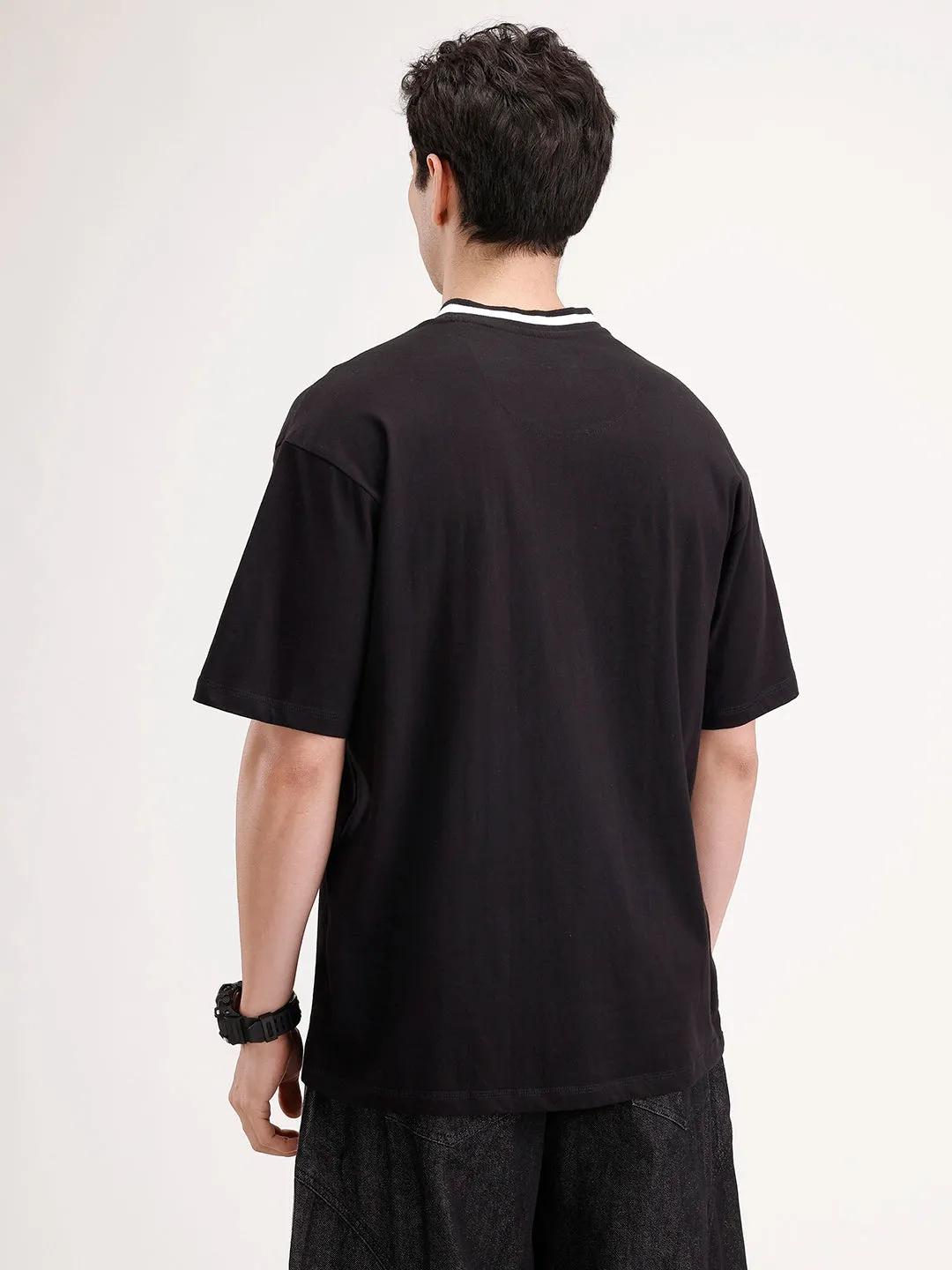 Oversized Contrast Collar T-Shirt | Black sold by Wrogn product image thumbnail 3
