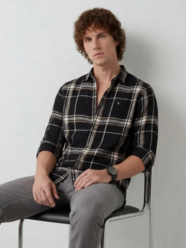 Slim Fit Checkered Shirt | Black made by Wrogn
