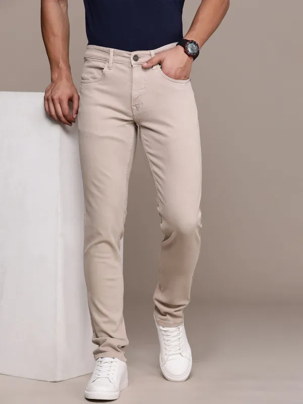 Durable Straight Fit Beige Jeans made by Wrogn