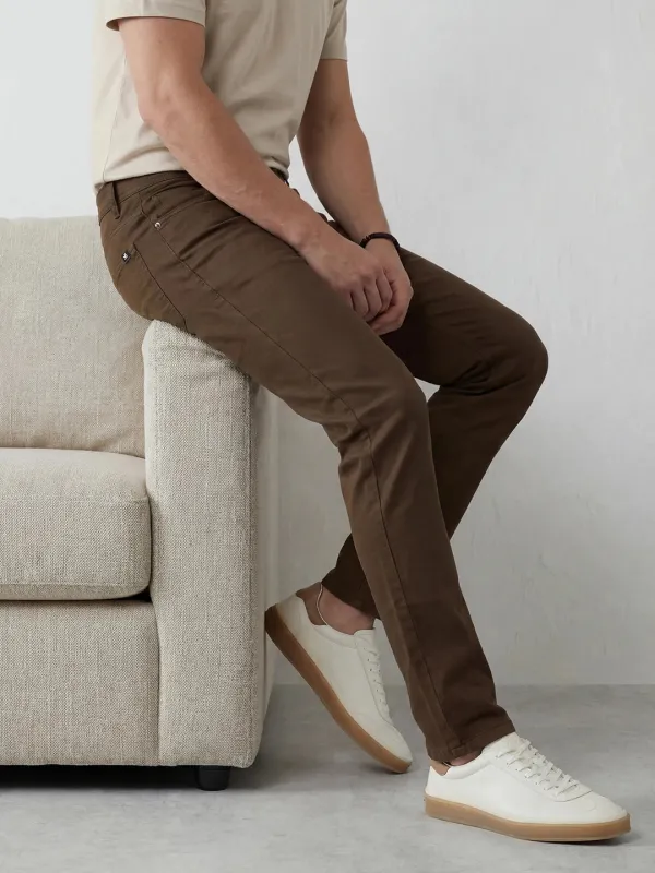 Solid Slim Fit Trouser | Brown made by Wrogn