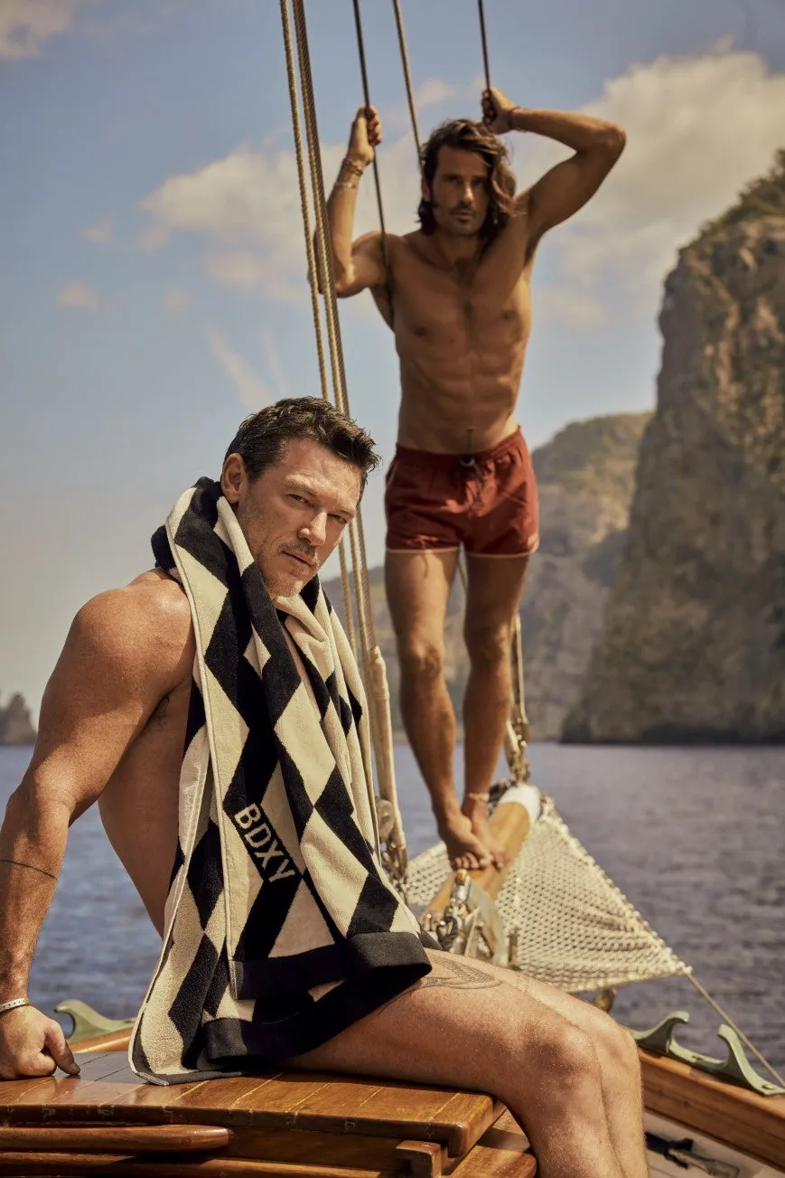 "The Wrap" Towel | Mirrorzag Black sold by BDXY product image thumbnail 5