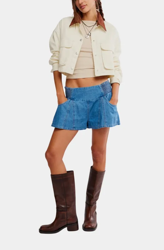 Luna Pull On Short sold by Hemline