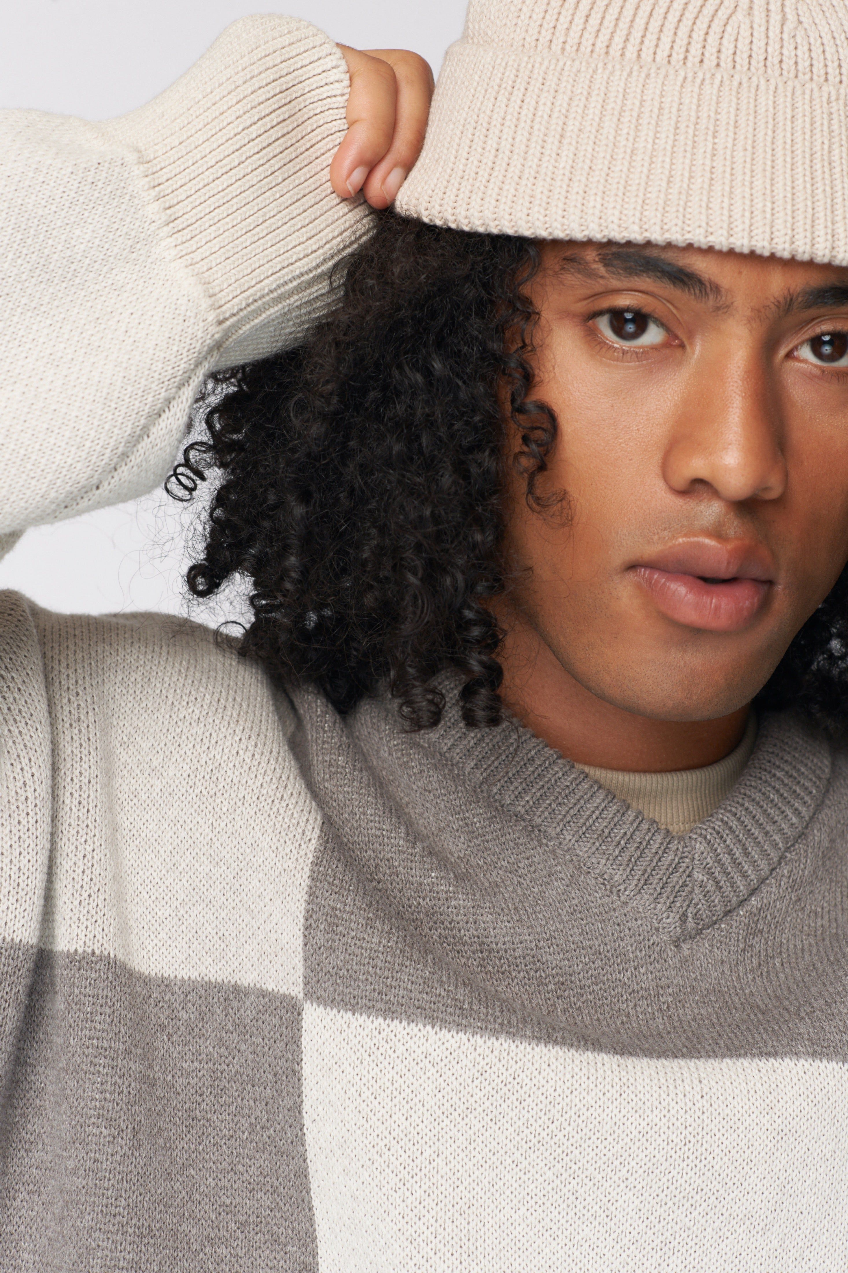 Men's Oversized V-Neck Sweater in Cappuccino/Pumice Stone/Ivory/Caramel Print sold by Kotn product image thumbnail 4