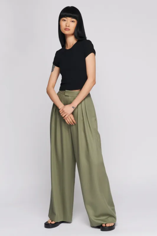 Women's Crop 90s Tee in Black sold by Kotn