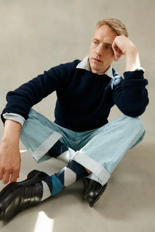Harley of Scotland Mens Seamless Saddle Shoulder Shetland Sweater - Navy made by Bosie Knitwear