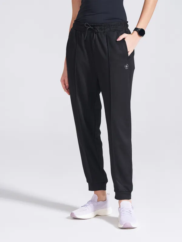 Women's Black Regular Fit Track Pants made by Campus Shoes