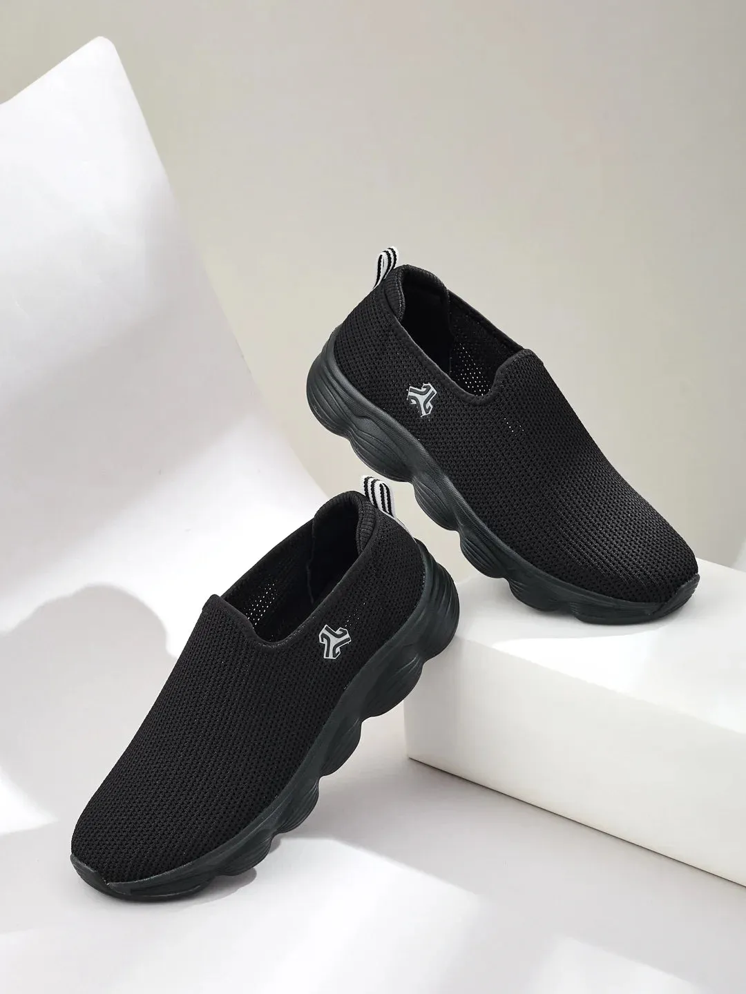 STRIVE Black Men's Walking Shoes sold by Campus Shoes