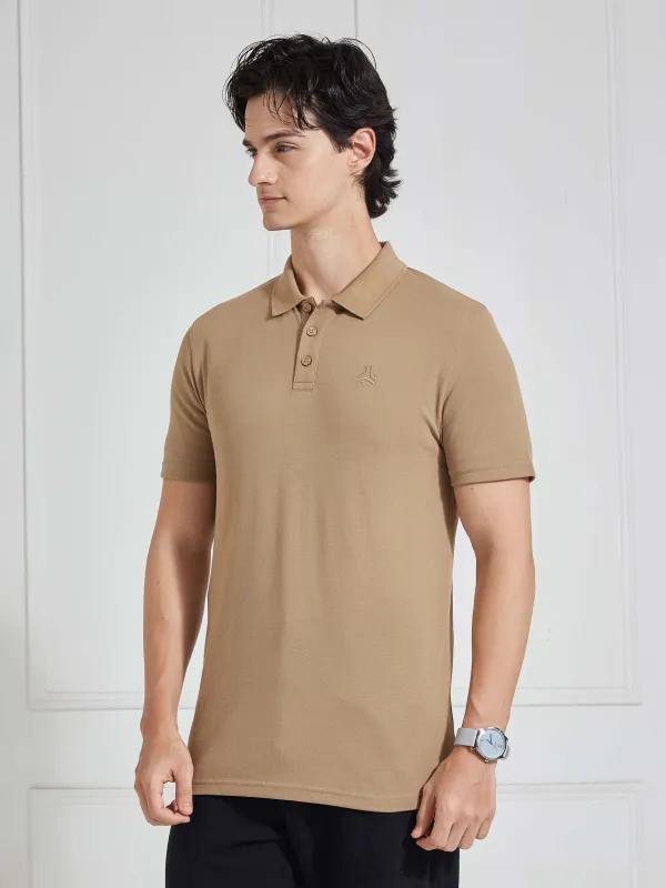 Men's Brown Solid Polo Collar T-Shirt made by Campus Shoes