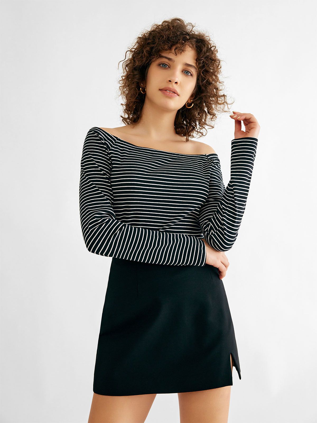 A Line Slit Fleece Mini Skirt sold by ogl move product image thumbnail 2