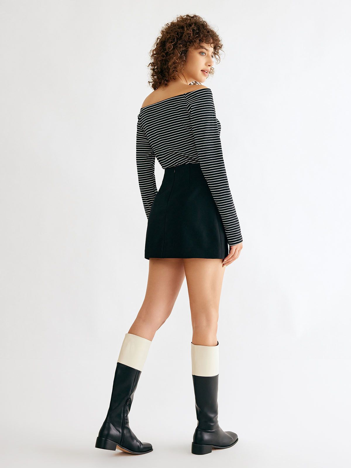 A Line Slit Fleece Mini Skirt sold by ogl move product image thumbnail 3