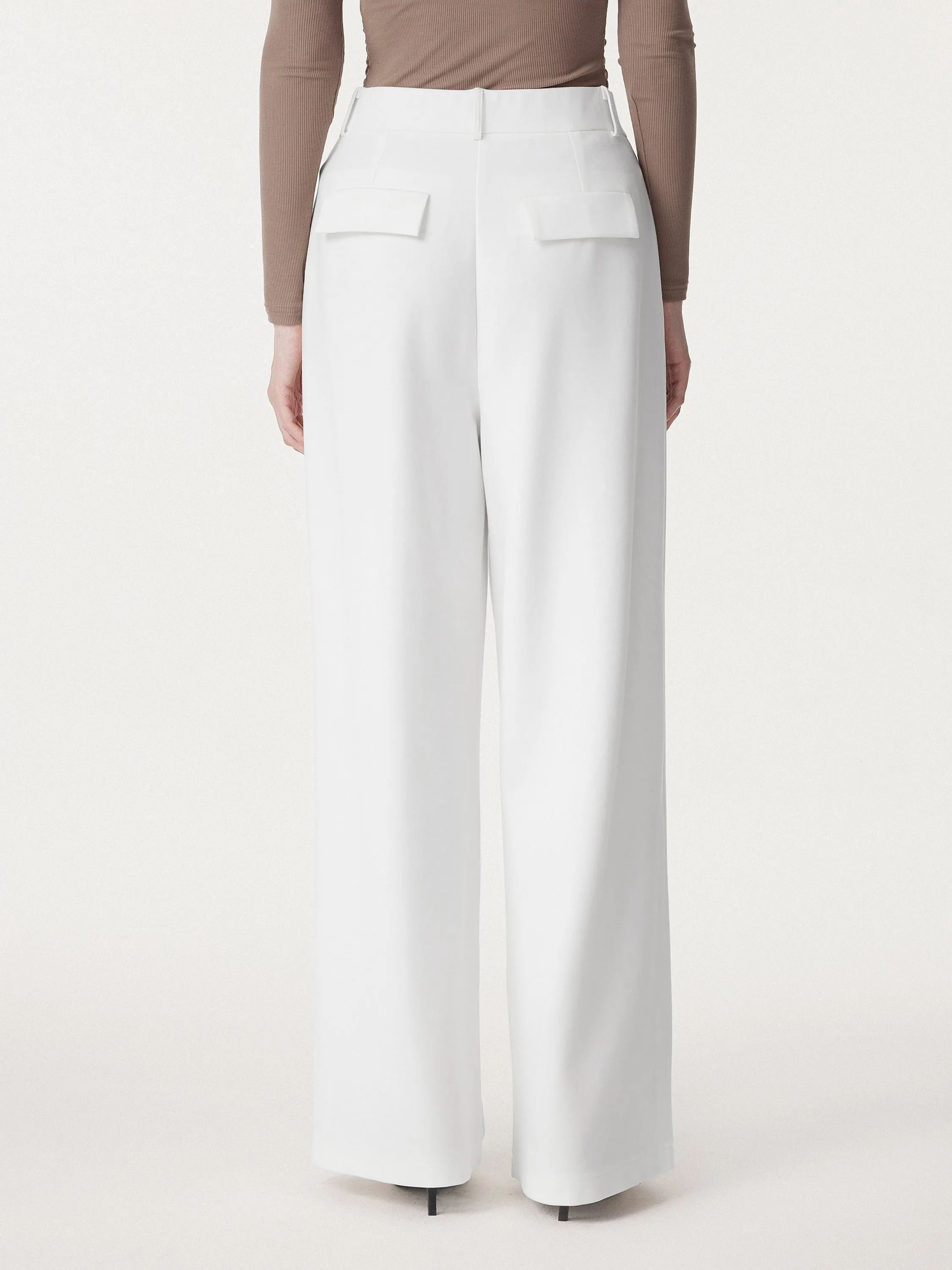 Non-sheer Airy Mid Rise Pleated Airy Trouser with Pockets sold by OGLmove product image thumbnail 4