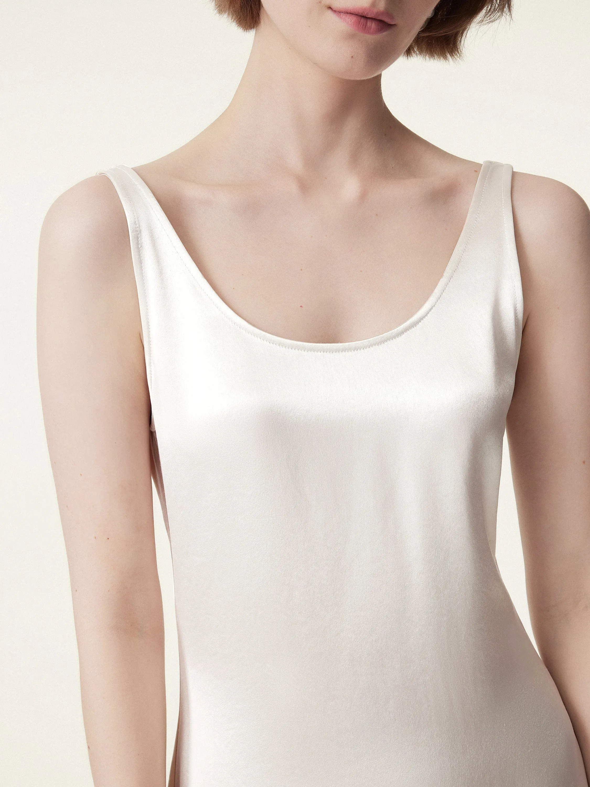 Acetate Scoop Neck Open Back Midi Dress sold by ogl move product image thumbnail 4
