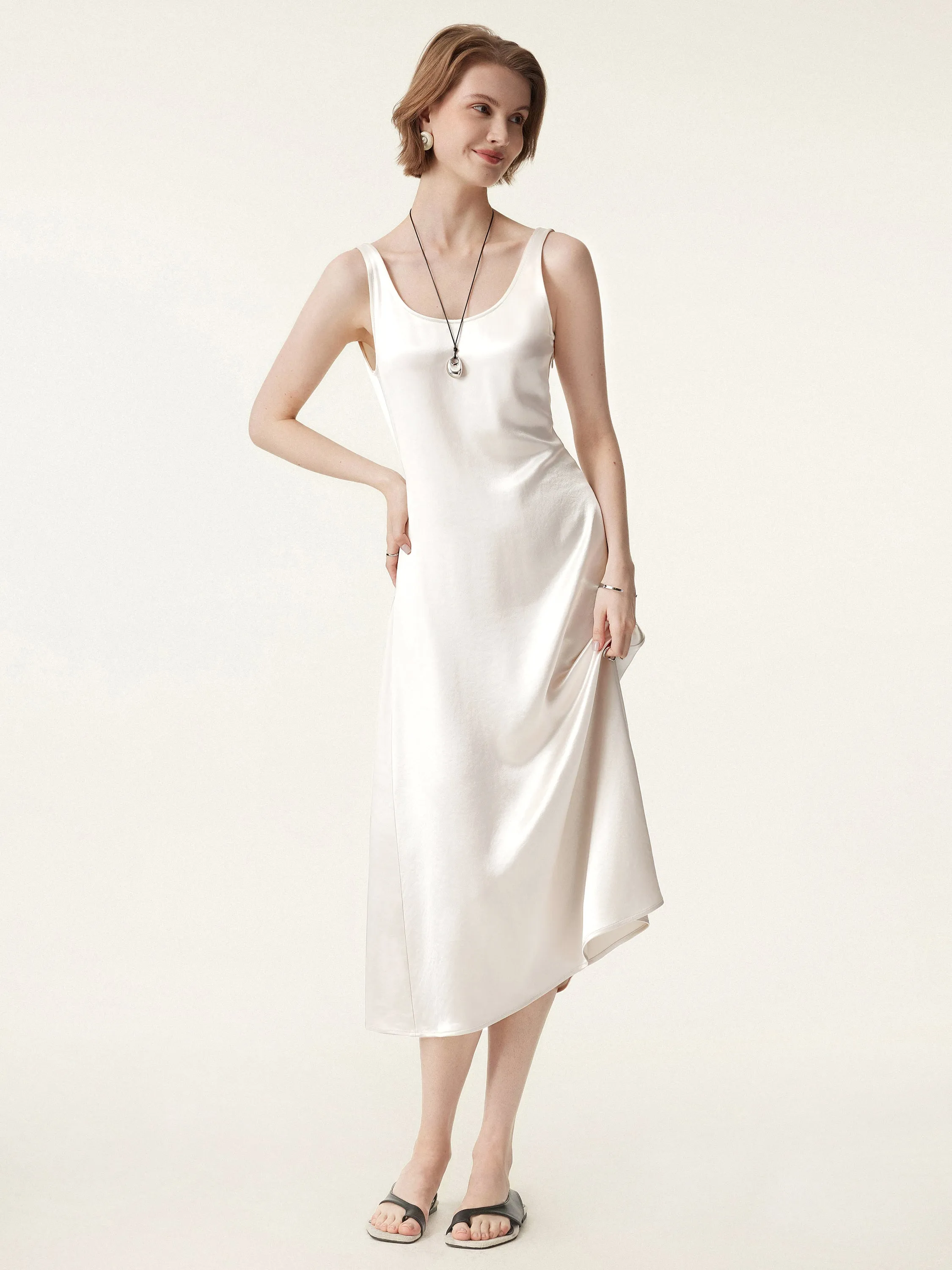 Acetate Scoop Neck Open Back Midi Dress sold by ogl move product image thumbnail 5