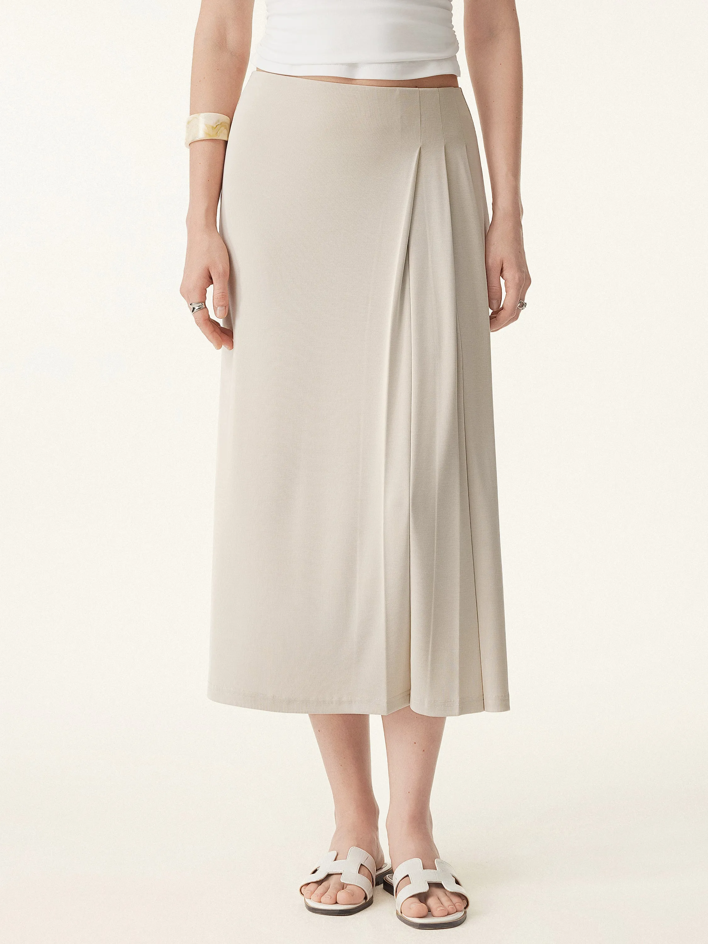 Mid Rise Pull-on Tucked Skirt sold by ogl move product image thumbnail 4