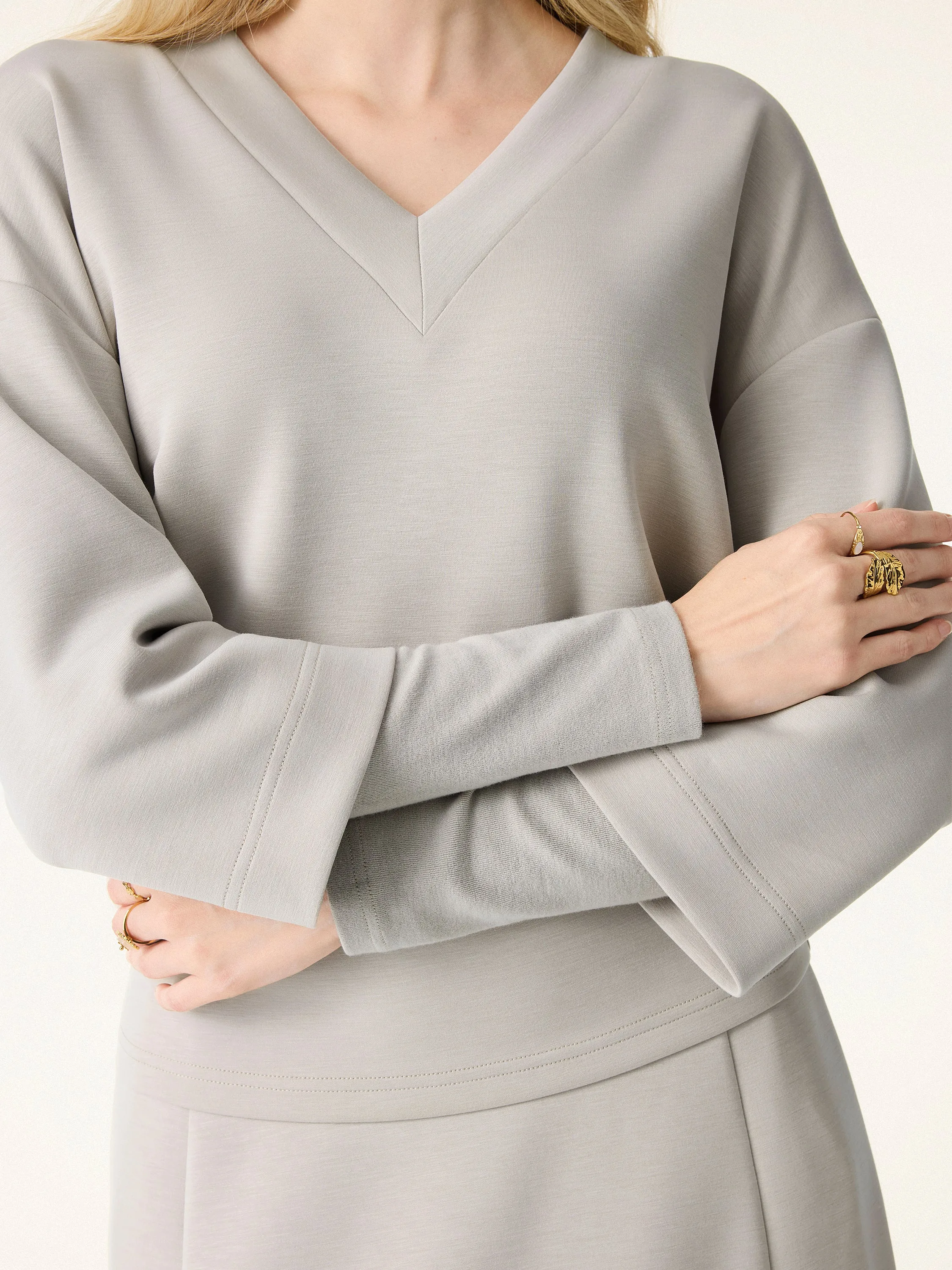 V-neck Hip Length Top with Sleeve Warmers sold by OGLmove product image thumbnail 2