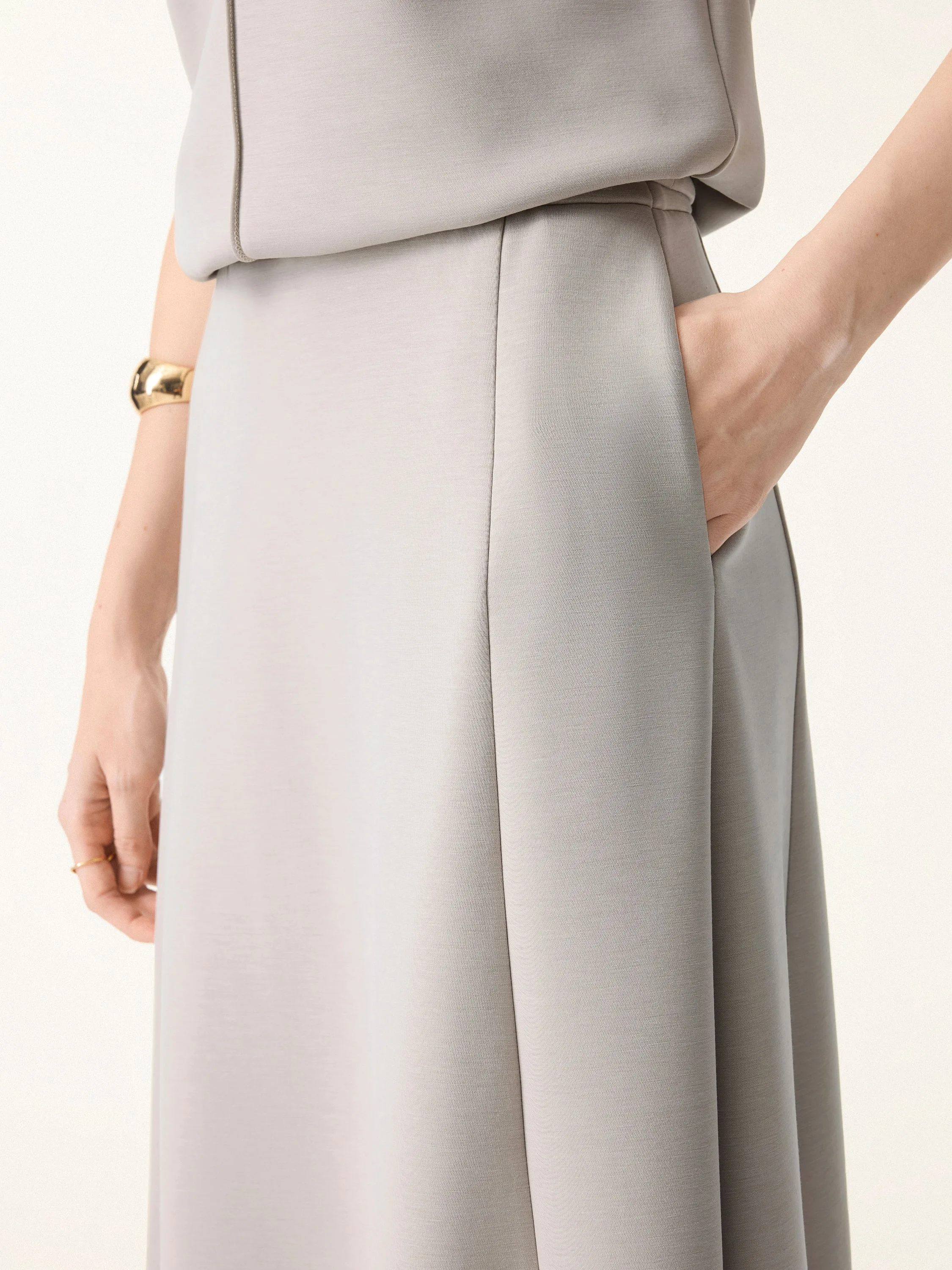 Everyday Mid Rise Flared Midi Skirt with Pockets sold by ogl move product image thumbnail 5