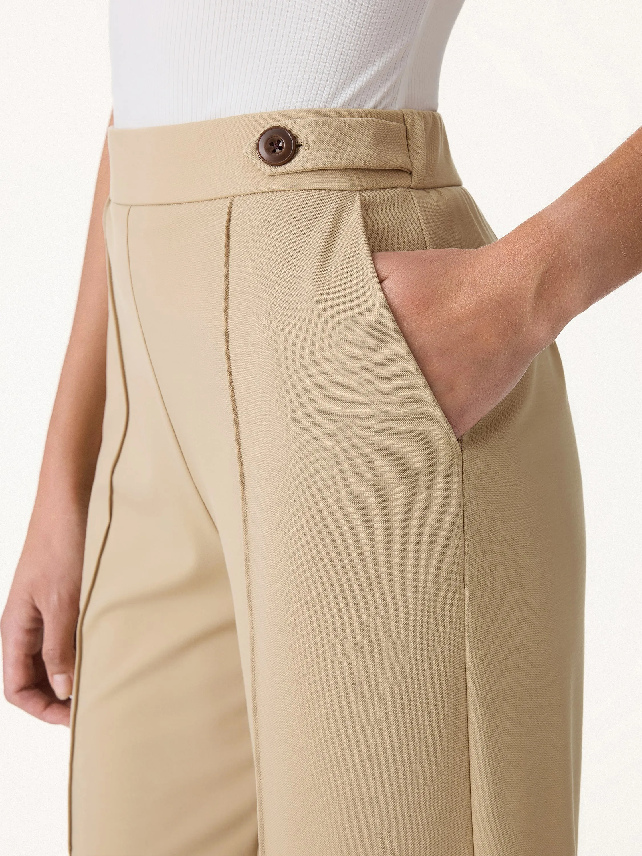 Bamboo Ponte Essential Shorts with Pockets sold by OGLmove product image thumbnail 2