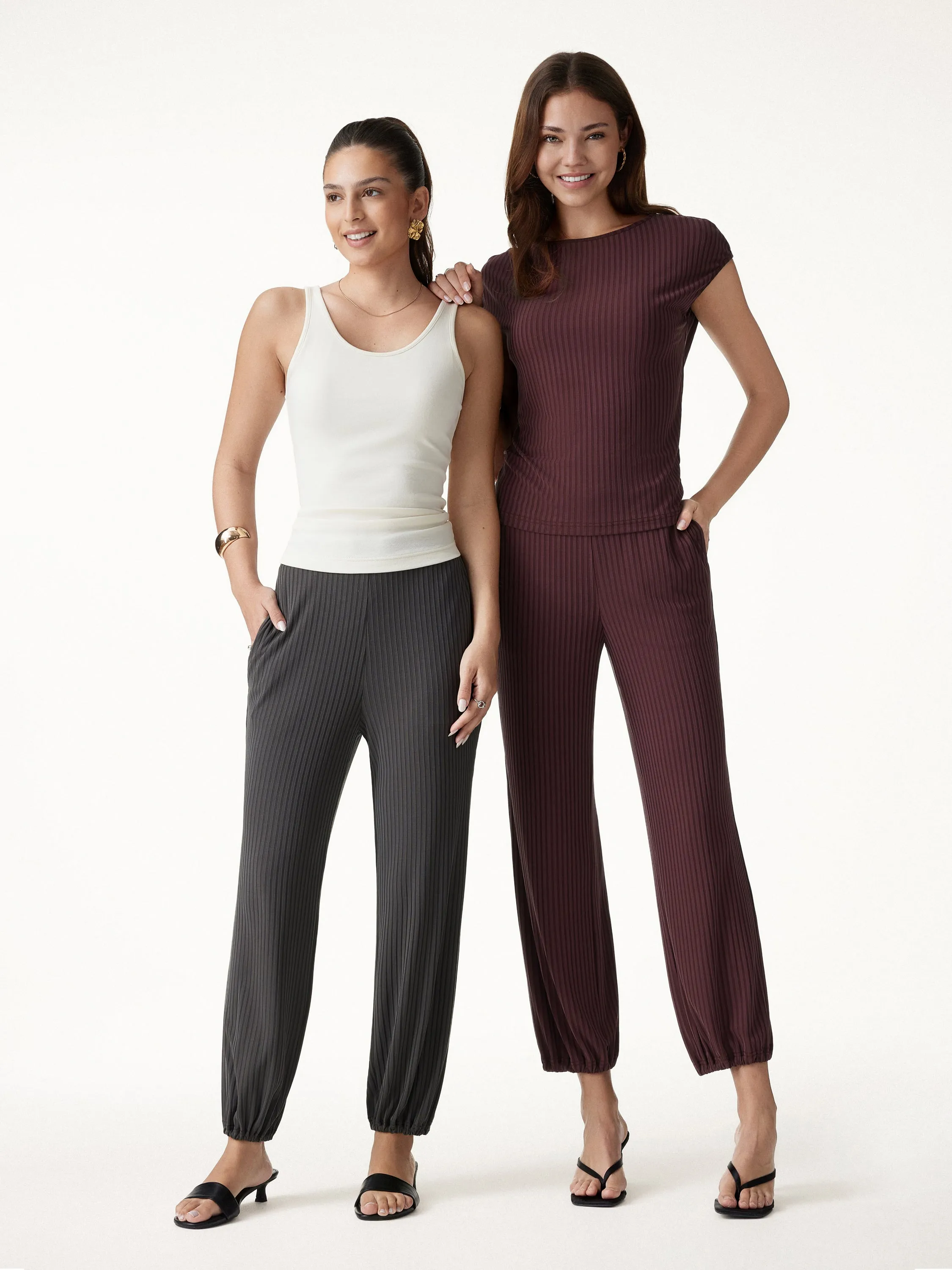 Wrinkle-Free Ultra-soft Mid-Rise Cropped Lounge Pants with Pockets sold by OGLmove product image thumbnail 2