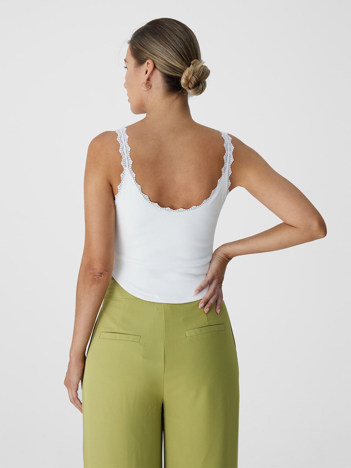 Plantive™ Wood Cellulose Scallop Trim Tank sold by ogl move product image thumbnail 16