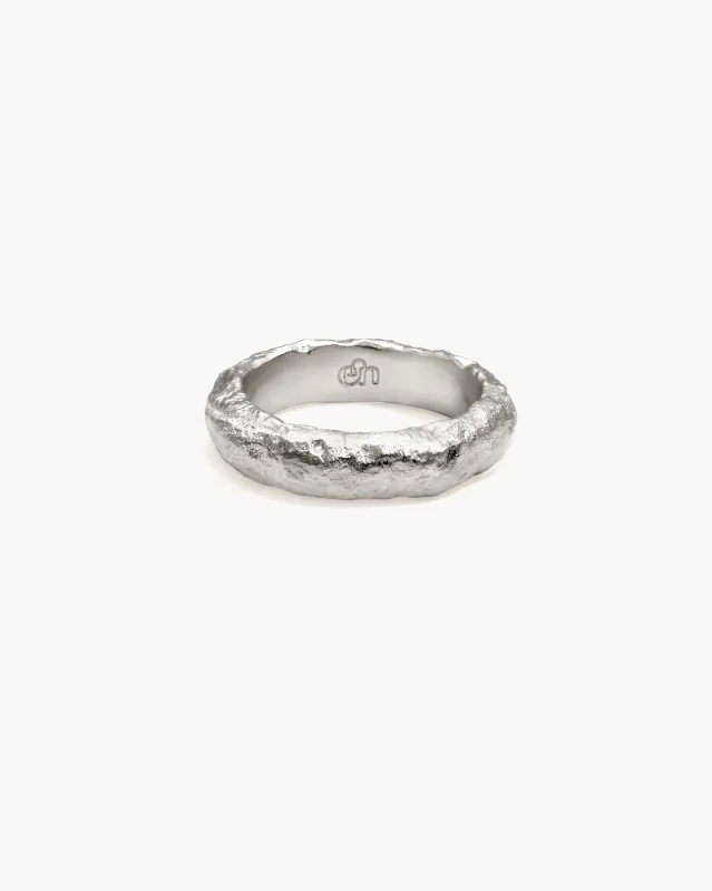 Grace Ring in Silver sold by en route
