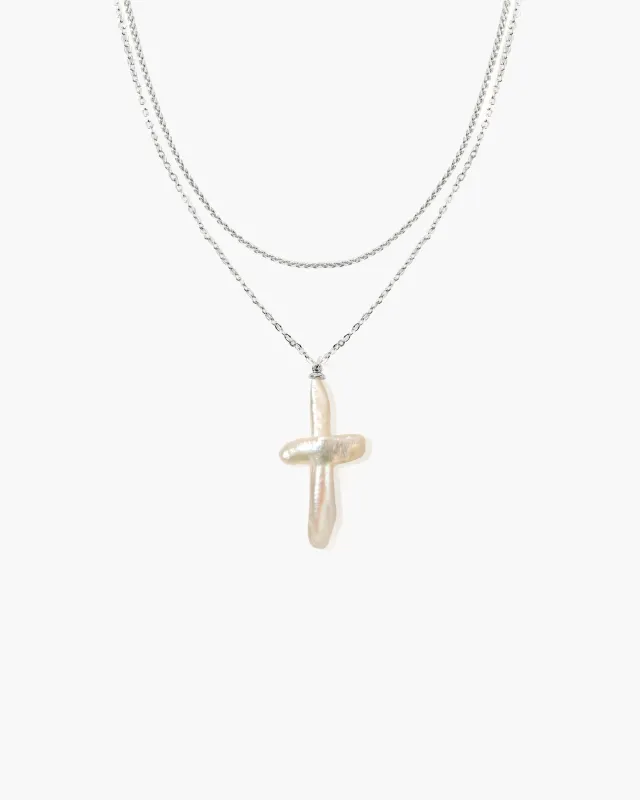 Pearl of Venus Necklace made by En Route Jewelry