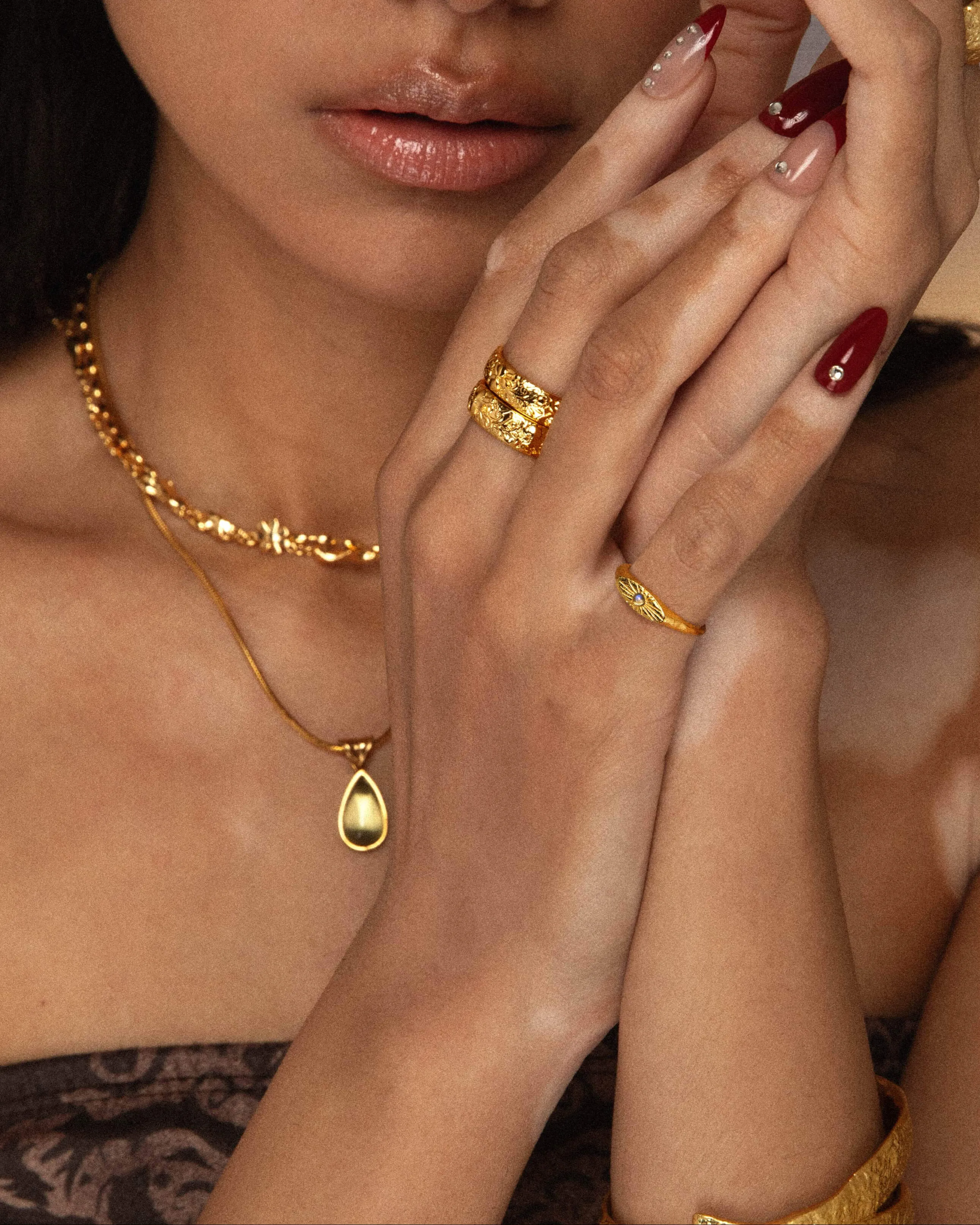 Serenade of Orchid Ring sold by en route product image thumbnail 2