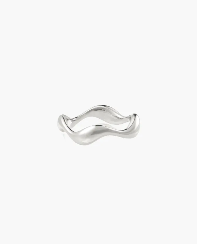 Wave Ring in Silver sold by en route
