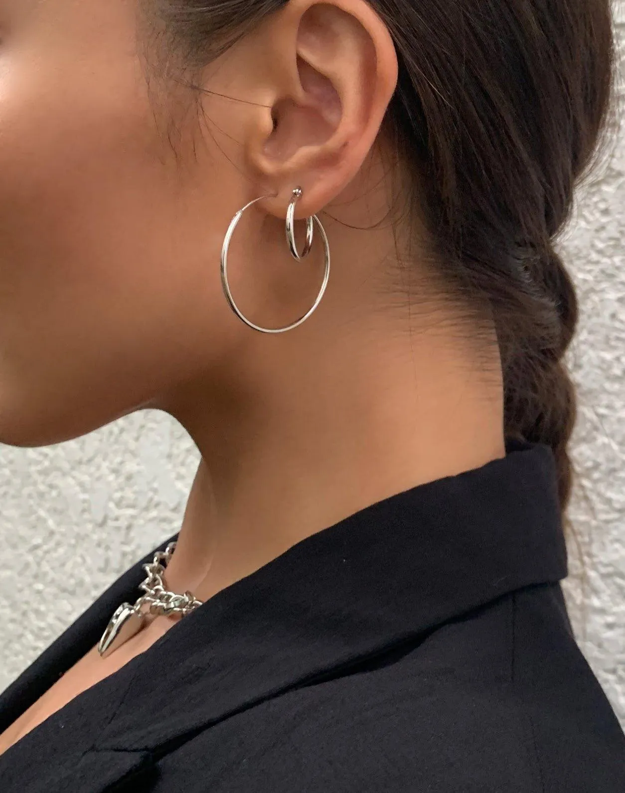 The Simple Hoop Earrings in Silver sold by En Route Jewelry product image thumbnail 3
