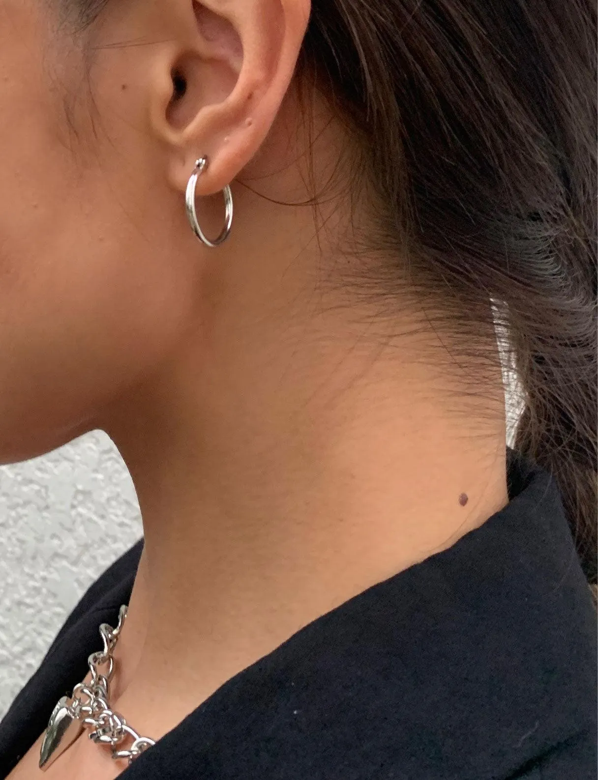 The Simple Hoop Earrings in Silver sold by En Route Jewelry product image thumbnail 2