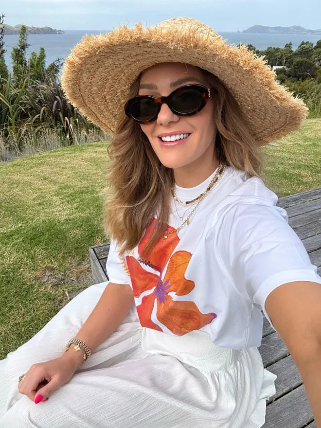 Le Fleur Oversize White sold by Maku the Label