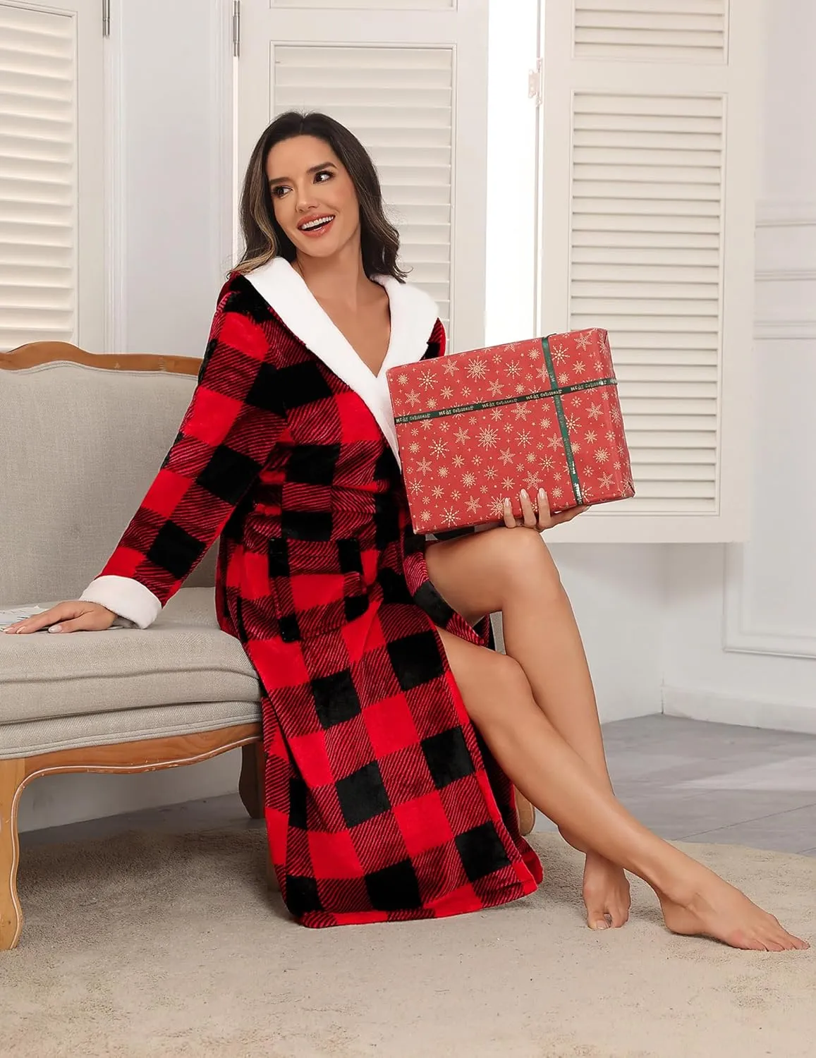 Plush Robes Long Soft Jacquard Fluffy Hooded Robe sold by Ekouaer product image thumbnail 3