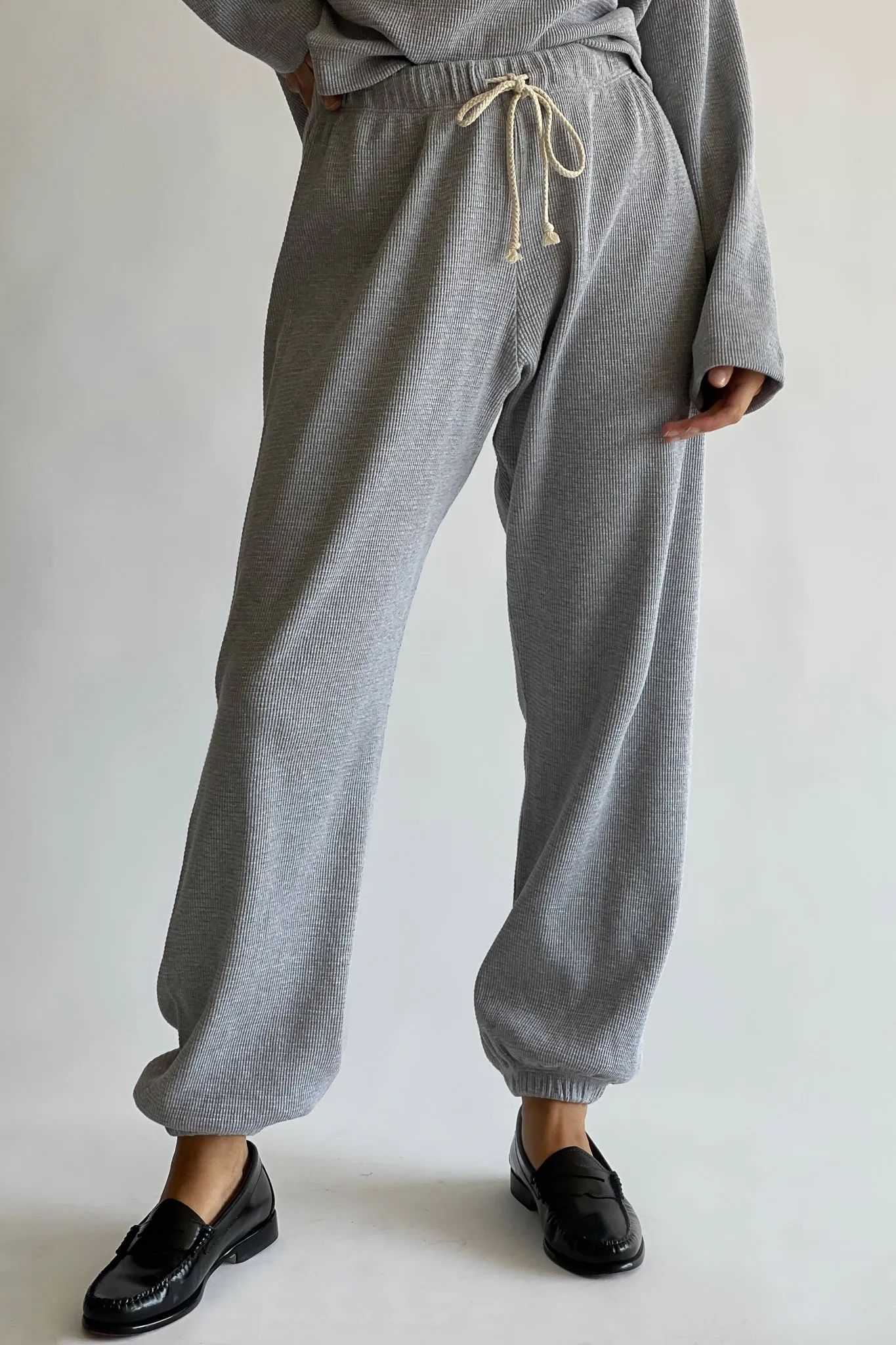 thermal jogger sold by DONNI.