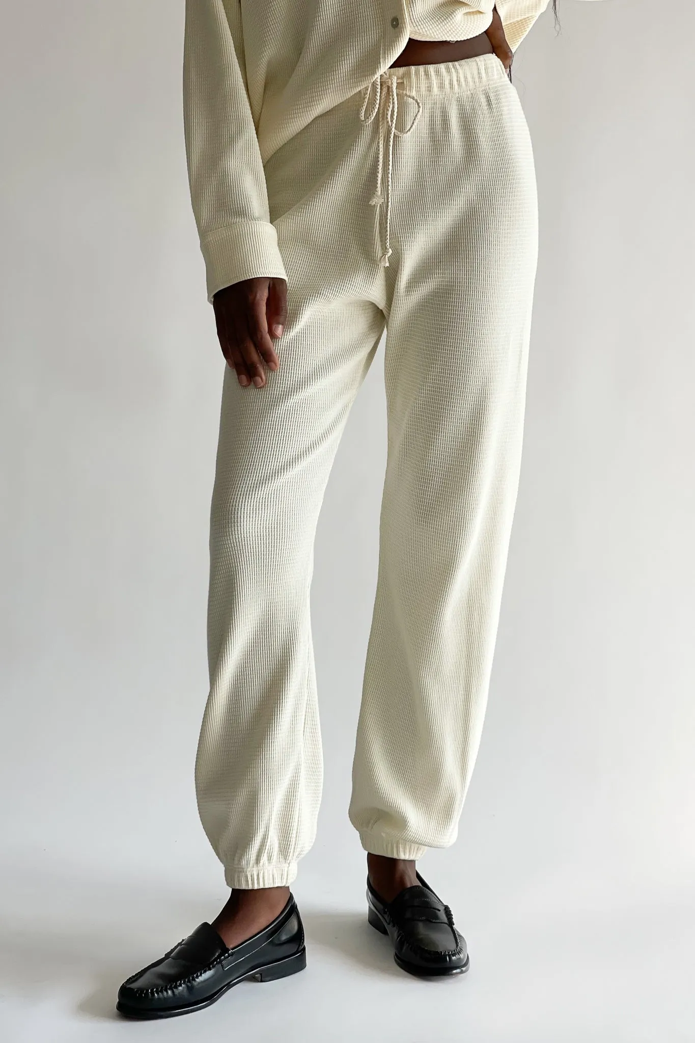 thermal jogger sold by DONNI.