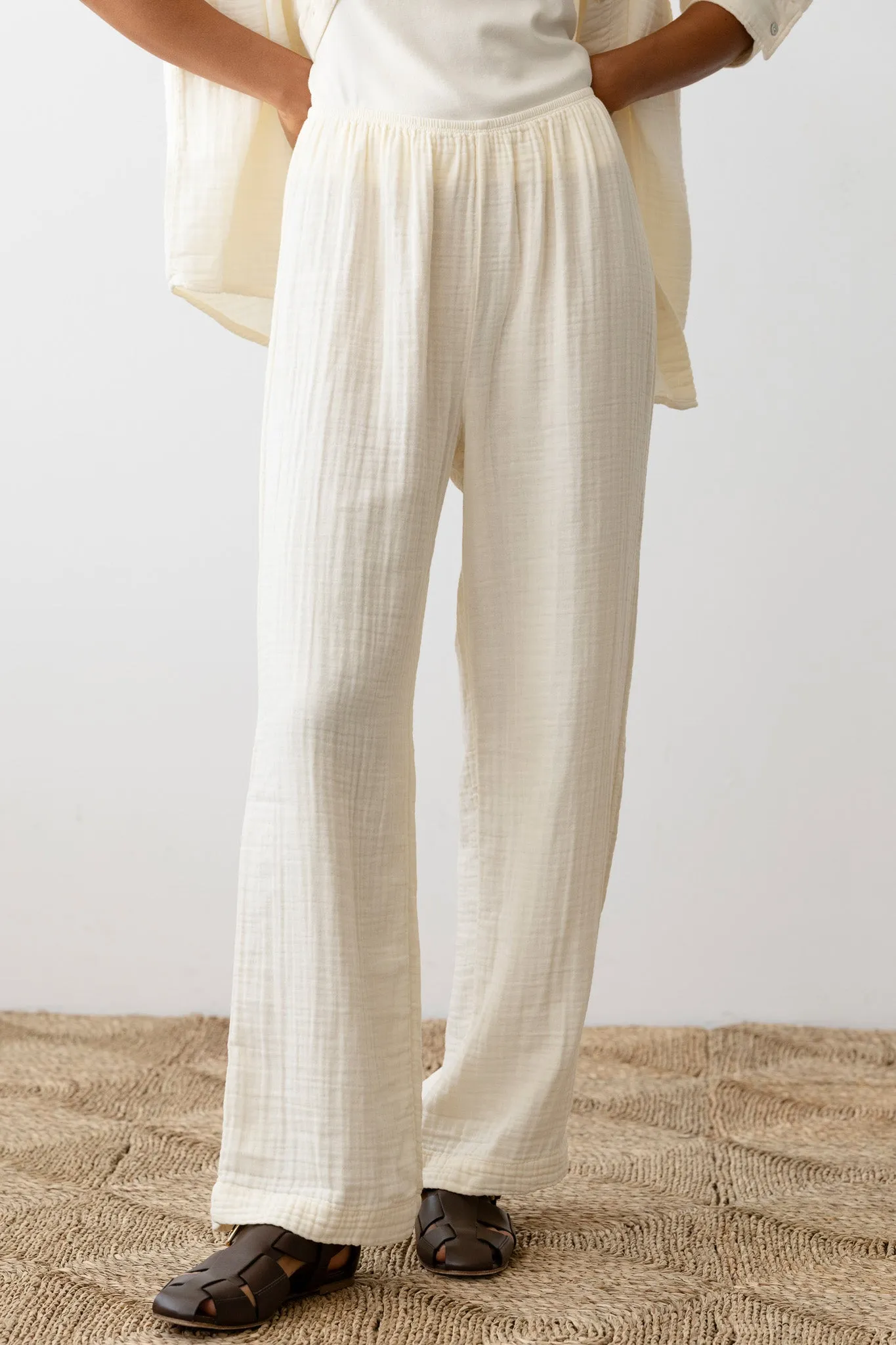 The Bubble Crop Simple Pant sold by DONNI. product image thumbnail 3