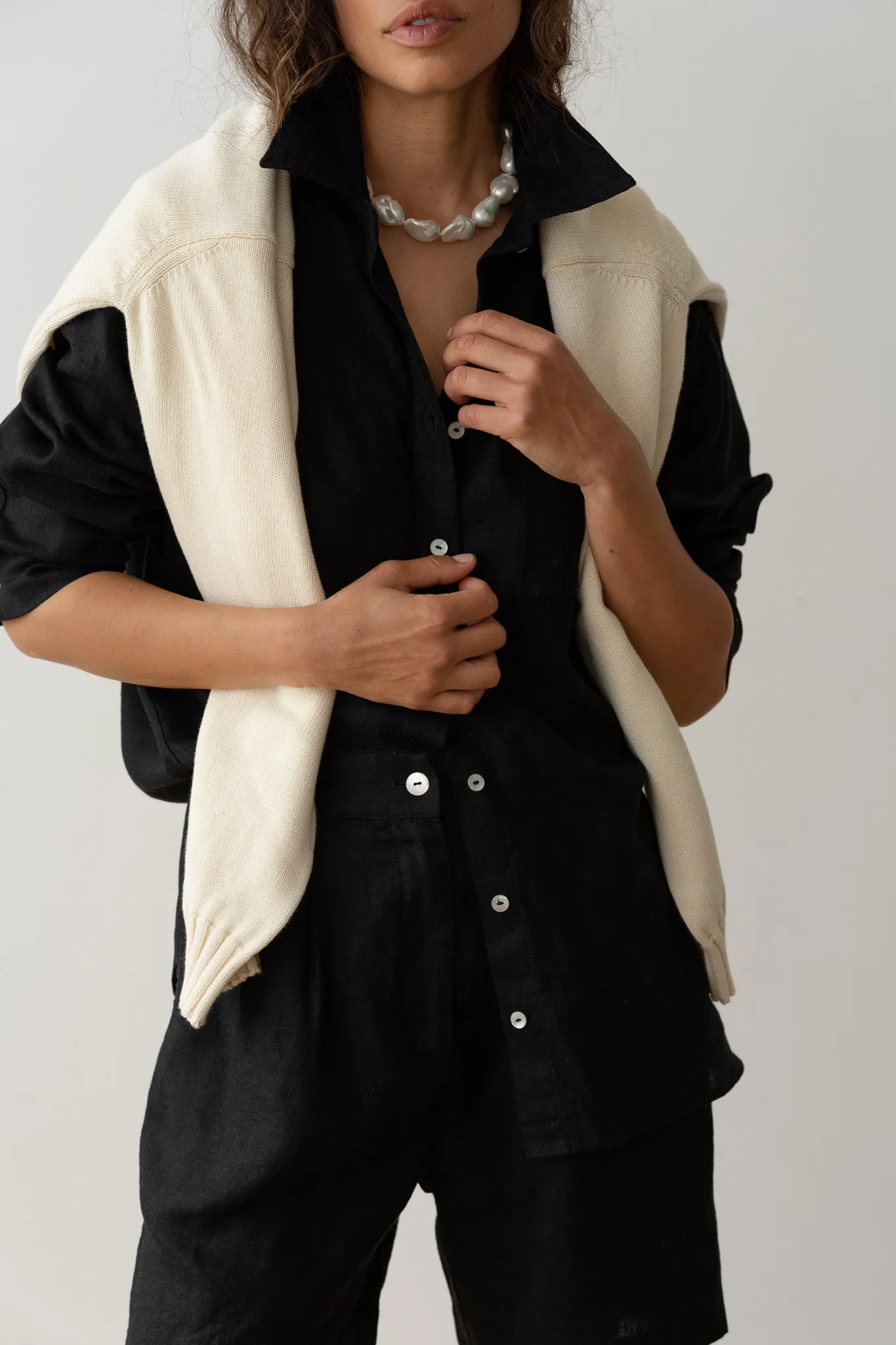 The Linen Relaxed Shirt sold by DONNI. product image thumbnail 3