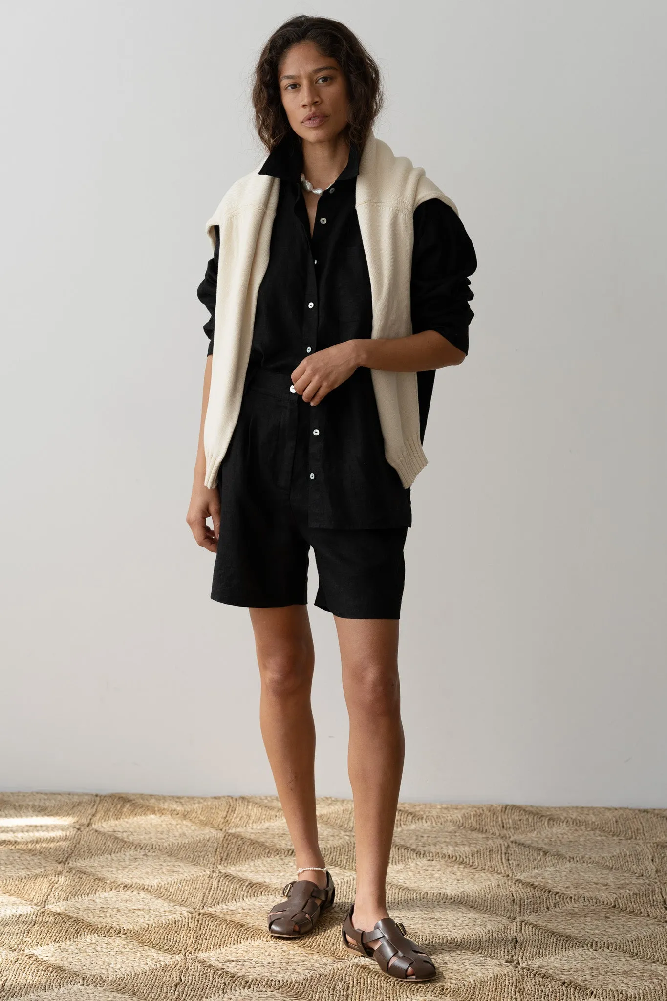 The Linen Relaxed Shirt sold by DONNI. product image thumbnail 4