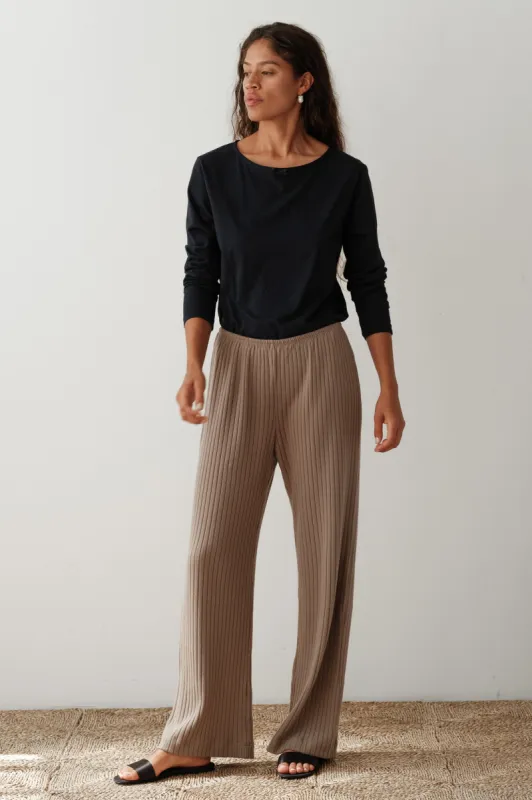 The Sweater Rib Simple Pant sold by DONNI.