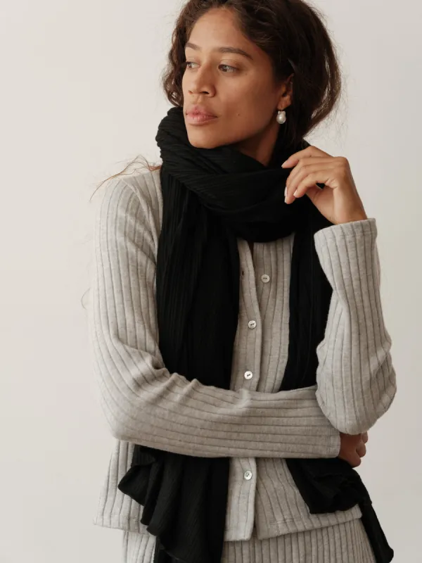 The Rib Blanket Scarf sold by DONNI.