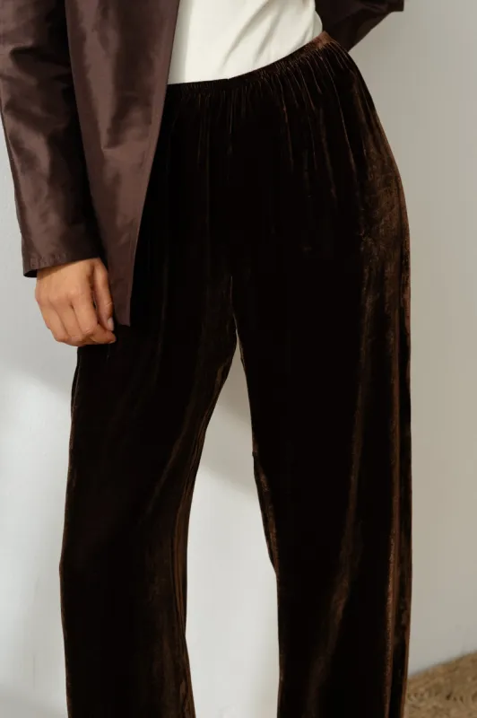 The Velvet Simple Pant sold by DONNI.